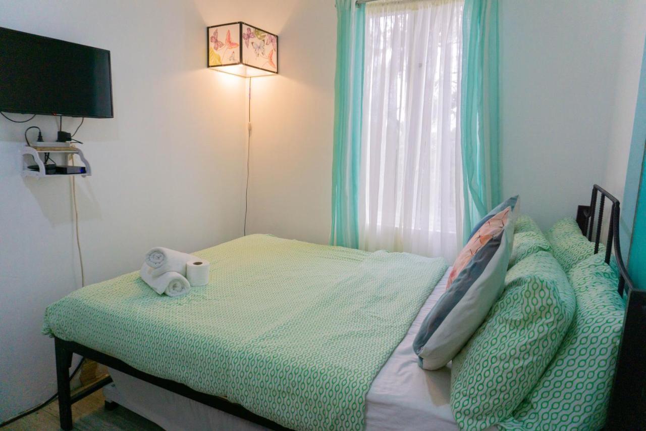 Retreat Haven In La Bella Tagaytay Apartman Tagaytay City Kültér fotó